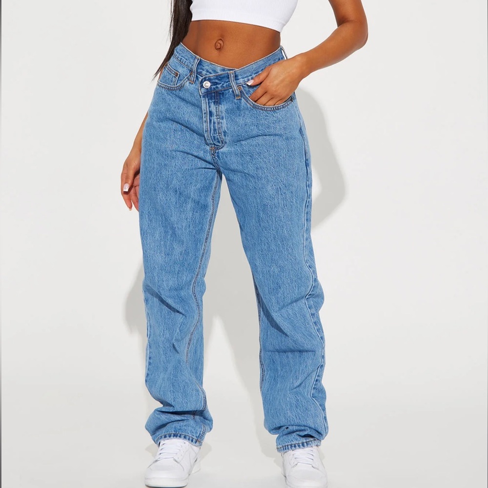 Fashion Nova Cross over straight leg jeans